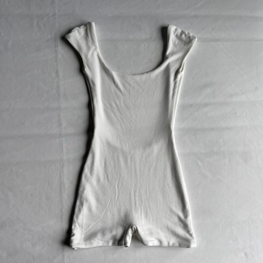 Are You Am I white Juna romper - Picture 3 of 7